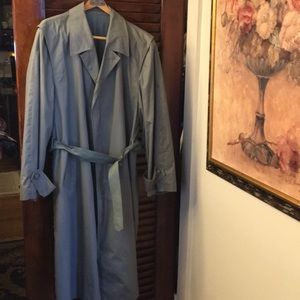 Mans trench coat 🧥